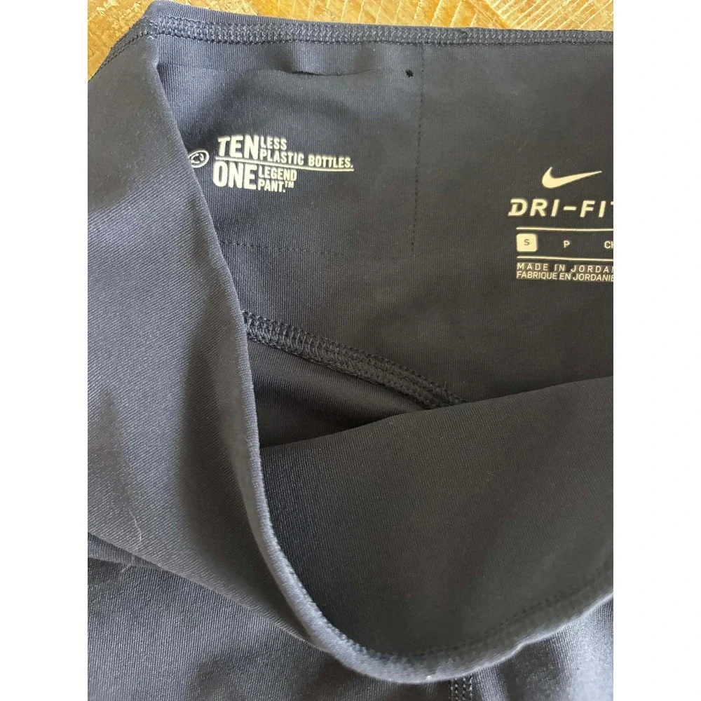 Nike Dri-FIT Legend Capri Pants Womens Small Navy Blue Training Leggings